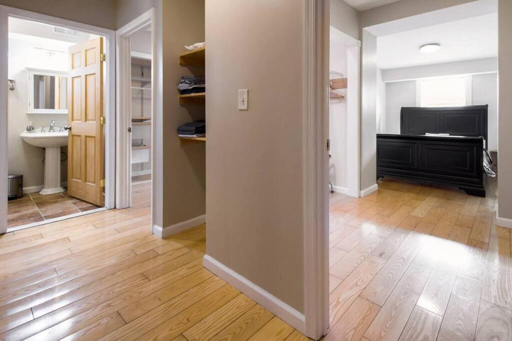 Сasa de vacaciones Two Dc Rowhouses Large Groups Sleeps 21 Washington