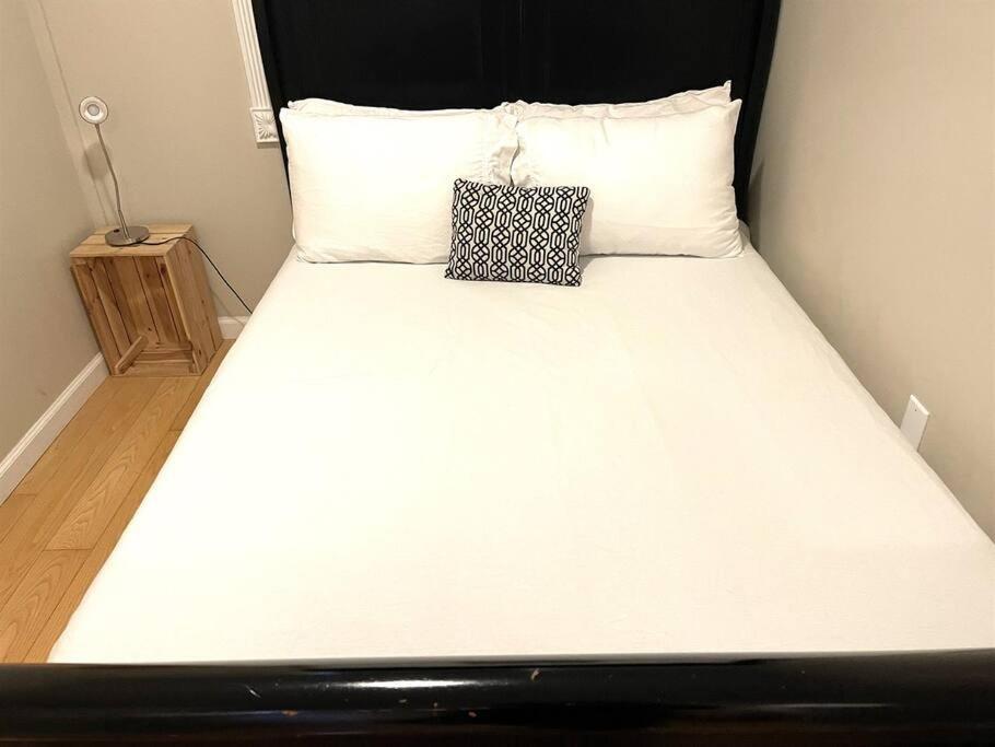 Two Dc Rowhouses Large Groups Sleeps 21 Holiday home
