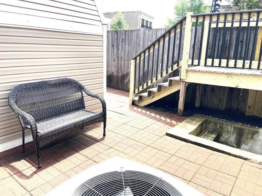 Holiday home Two Dc Rowhouses Large Groups Sleeps 21 *